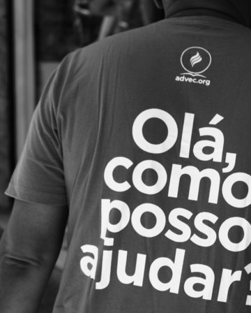 grayscale photo of man in t-shirt
